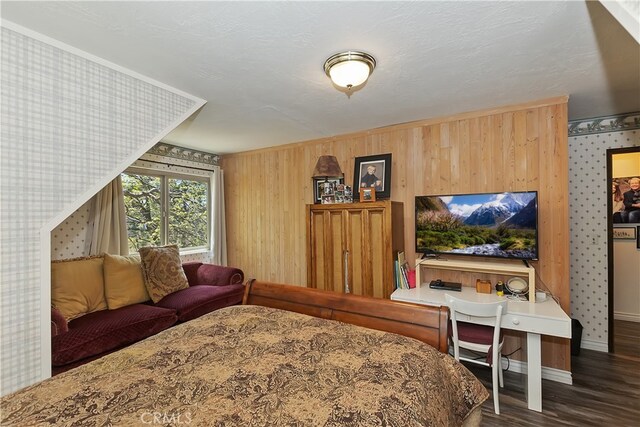 1249 Yellowstone Dr, Lake Arrowhead, CA 92352 - bedroom featuring wallpapered walls, baseboards, and wood finished floors