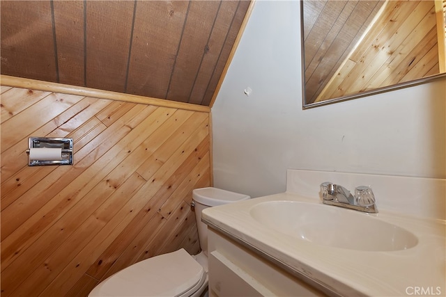 1249 Yellowstone Dr, Lake Arrowhead, CA 92352 - half bath featuring toilet and vanity