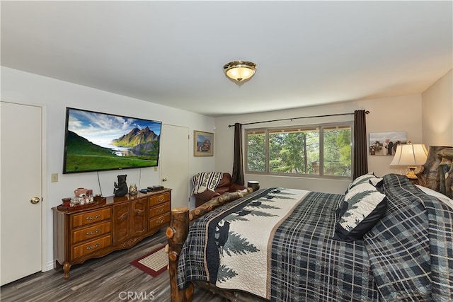 1249 Yellowstone Dr, Lake Arrowhead, CA 92352 - bedroom featuring dark wood-style flooring