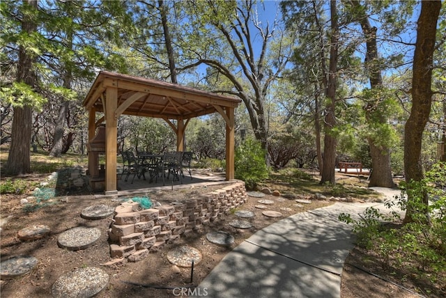 1249 Yellowstone Dr, Lake Arrowhead, CA 92352 - view of property's community with a gazebo and a patio area