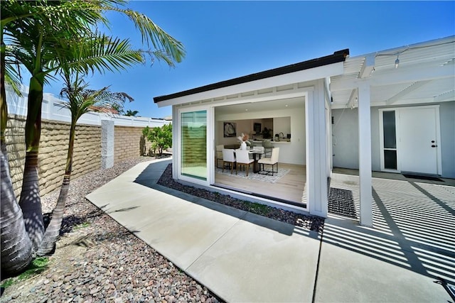 21651 Hilaria, Huntington Beach, CA 92646 - view of patio with fence