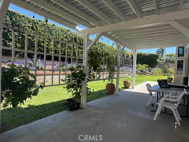 view of patio with outdoor dining space