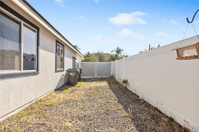27335 Wedgewood Way, Murrieta, CA 92562 - fenced backyard with a gate