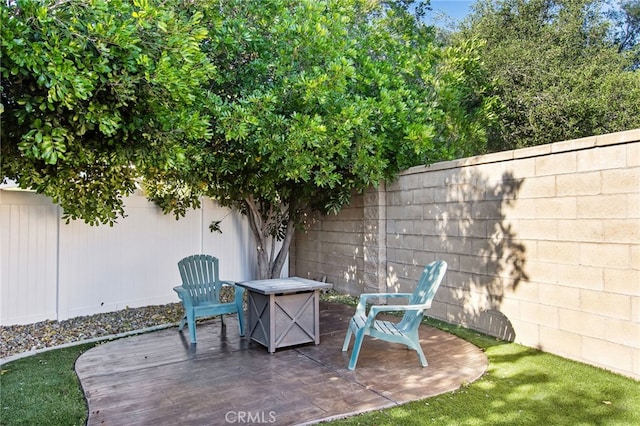 27335 Wedgewood Way, Murrieta, CA 92562 - fenced backyard with a patio area