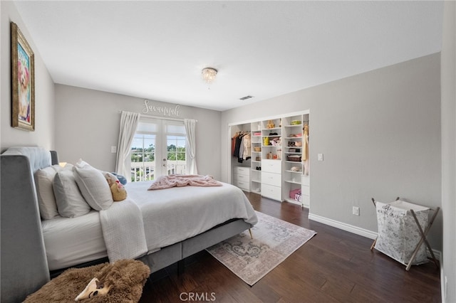 40493 Calle Katerine, Temecula, CA 92591 - bedroom featuring dark wood-style floors, baseboards, and access to outside