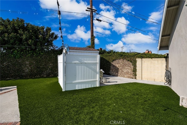 4571 Mimosa Dr, Yorba Linda, CA 92886 - view of yard featuring an outdoor structure and a storage shed