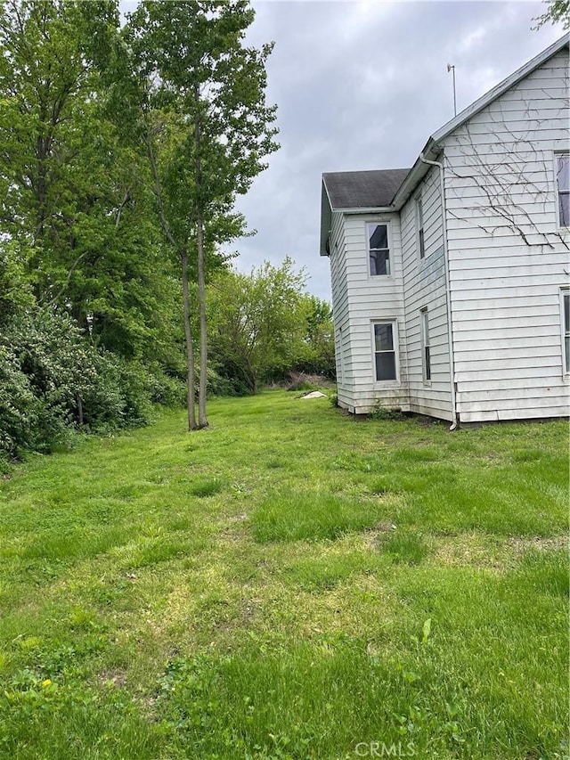 12409 Stamper Rd, Girard, IL 62640 - view of grassy yard
