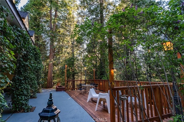 222 Holiday Dr, Lake Arrowhead, CA 92352 - wooden deck featuring outdoor dining space