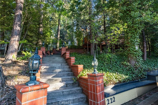 222 Holiday Dr, Lake Arrowhead, CA 92352 - view of property's community featuring stairs
