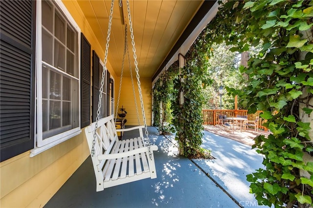 222 Holiday Dr, Lake Arrowhead, CA 92352 - view of patio with outdoor dining area