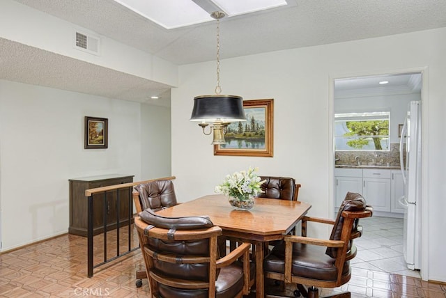 3424 Calle Azul Unit A, Laguna Woods, CA 92637 - dining area with ornamental molding
