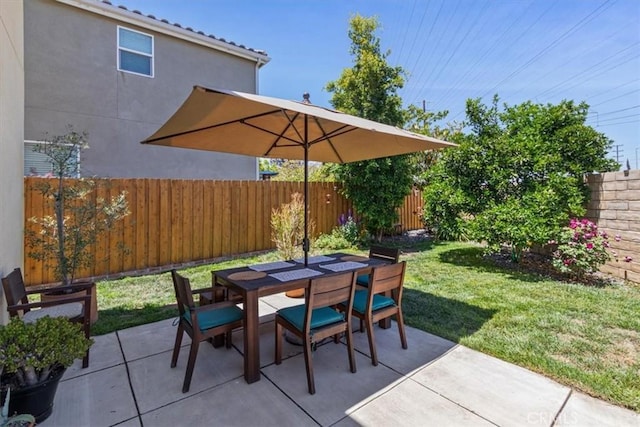 view of patio / terrace with outdoor dining space