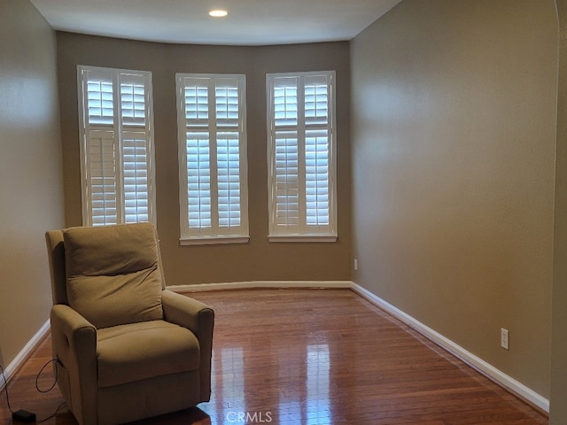 511 Milano Ct, Los Banos, CA 93635 - living area with baseboards, wood finished floors, and recessed lighting