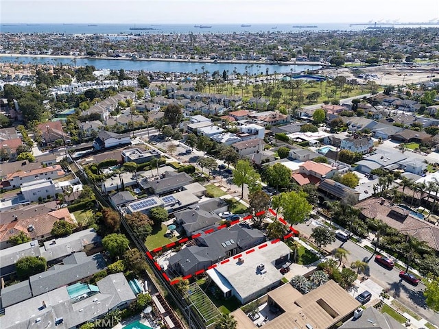 386 Los Altos Ave, Long Beach, CA 90814 - aerial view of residential area featuring property parcel outlined and a large body of water