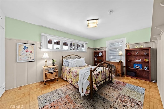386 Los Altos Ave, Long Beach, CA 90814 - bedroom with a decorative wall