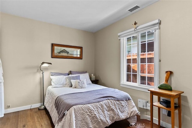 386 Los Altos Ave, Long Beach, CA 90814 - bedroom with baseboards and wood finished floors