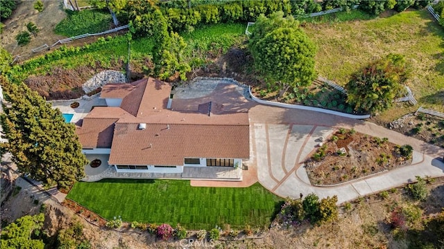 aerial view of property and surrounding area