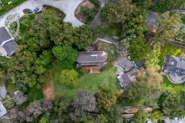 aerial view of property and surrounding area