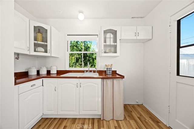 333 W Andrix St, Monterey Park, CA 91754 - bar area featuring a sink, healthy amount of natural light, and light wood-type flooring