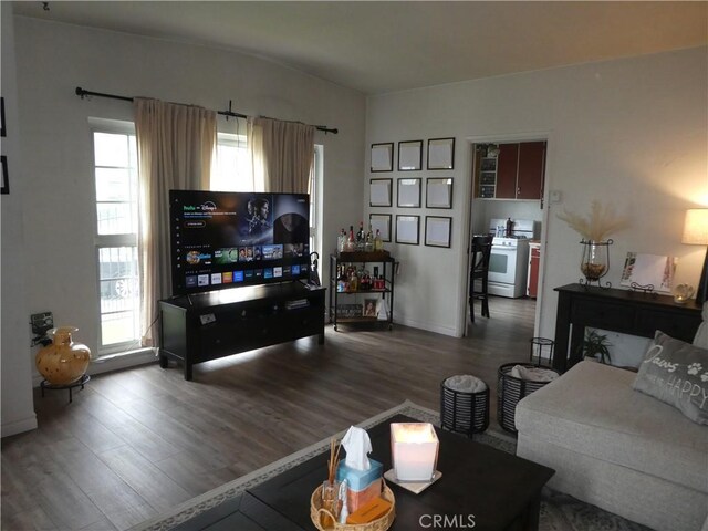 670 Keenan Ave, Los Angeles, CA 90022 - photo 9