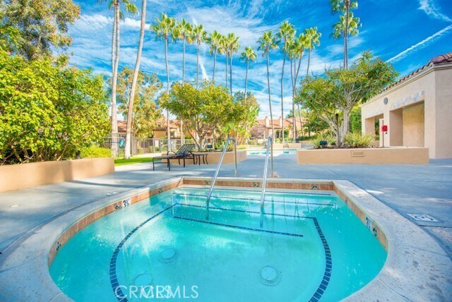 137 Corsica Dr, Newport Beach, CA 92660 - view of swimming pool