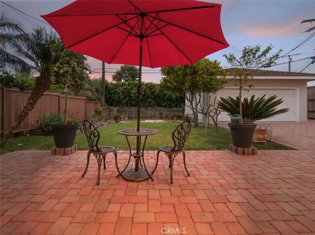 1621 Espinosa Cir, Palos Verdes Estates, CA 90274 - patio terrace at dusk with a patio area and driveway