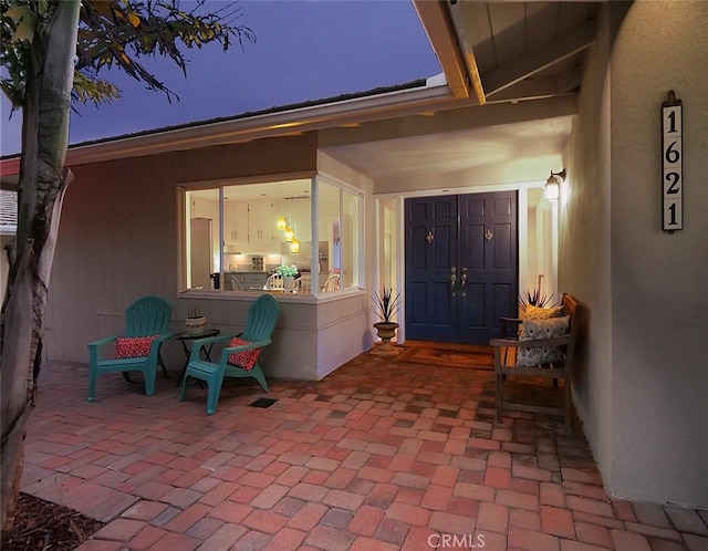 1621 Espinosa Cir, Palos Verdes Estates, CA 90274 - doorway to property featuring a patio area