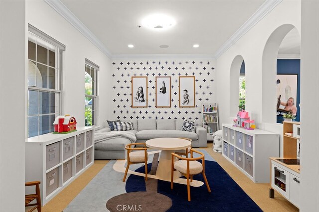 15020 Applewood Ct, San Diego, CA 92131 - sitting room with crown molding and arched walkways
