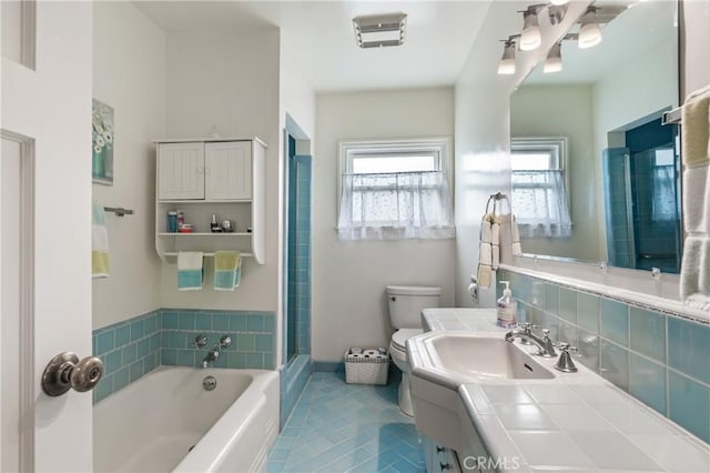 1981 Sinaloa Ave, Altadena, CA 91001 - bathroom featuring a garden tub, tile patterned floors, toilet, and vanity