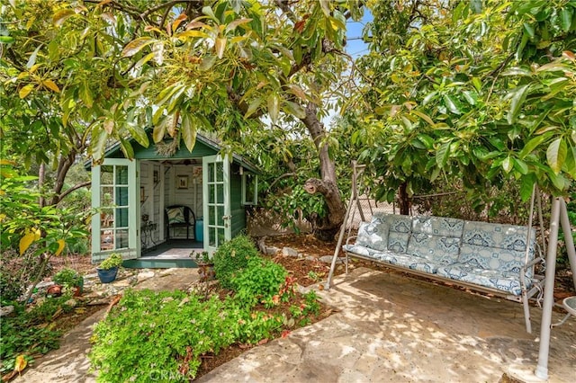 1981 Sinaloa Ave, Altadena, CA 91001 - doorway to property with a patio area