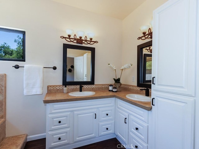 14800 Santa Ana Rd, Atascadero, CA 93422 - bathroom with double vanity