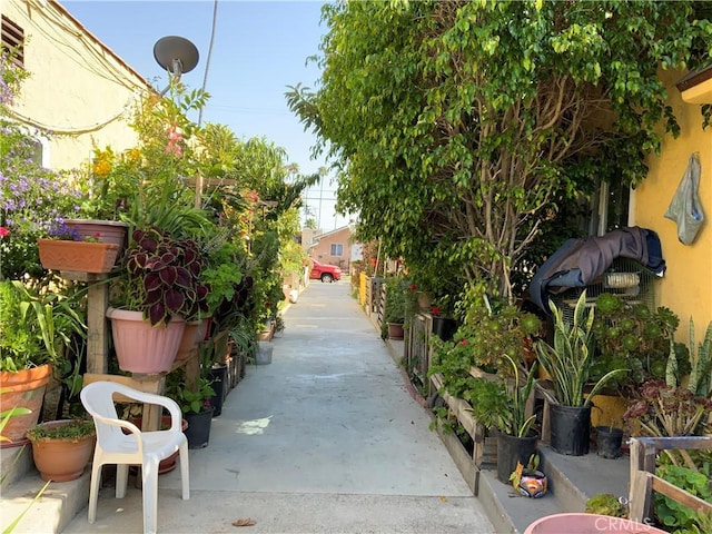 323 W Ross Pl, Wilmington, CA 90744 - photo 2