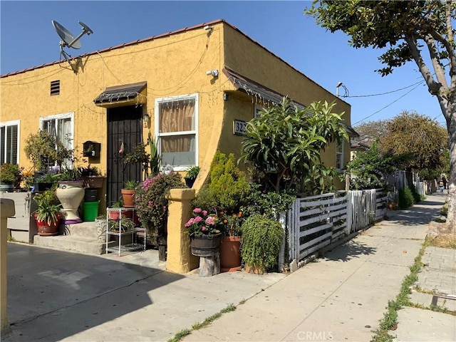 323 W Ross Pl, Wilmington, CA 90744 - photo 4