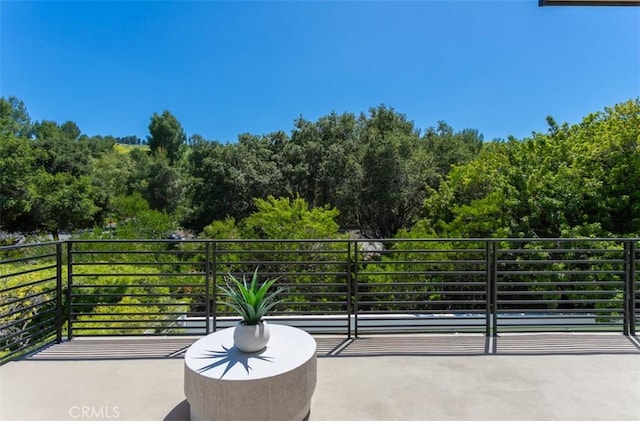 5772 Sierra Casa Rd, Irvine, CA 92603 - view of patio / terrace