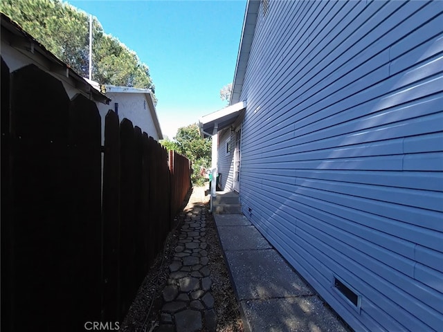 410 5th St, Willows, CA 95988 - view of side of home featuring fence