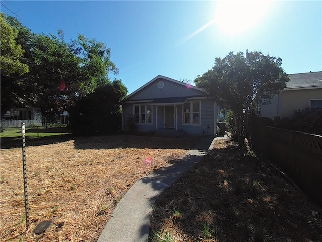 410 5th St, Willows, CA 95988 - view of front facade featuring fence and a porch
