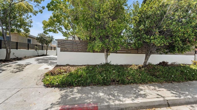 5259 Imperial Ave, San Diego, CA 92114 - view of property exterior featuring a fenced front yard