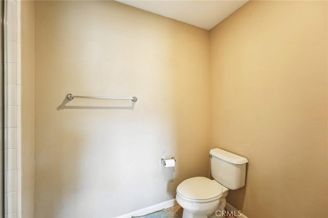 4437 Owens St Unit 104, Corona, CA 92883 - bathroom with toilet and baseboards
