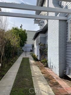 107 S Serrano Ave, Los Angeles, CA 90004 - photo 2
