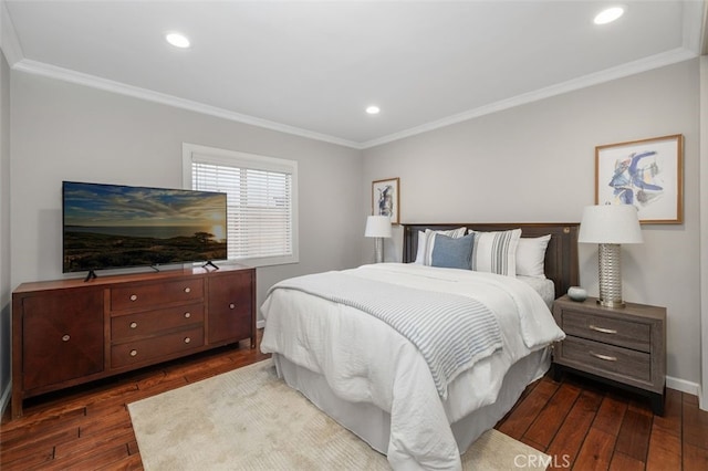 5653 Franklin Ave, Los Angeles, CA 90028 - bedroom with ornamental molding, dark wood-style flooring, recessed lighting, and baseboards