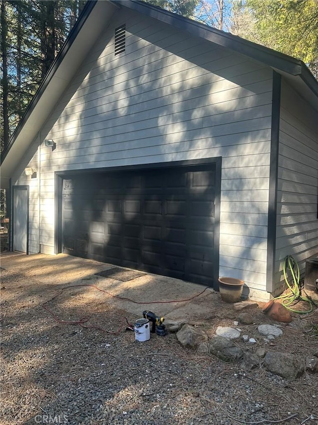 5625 Headwaters Rd, Forest Ranch, CA 95942 - view of garage