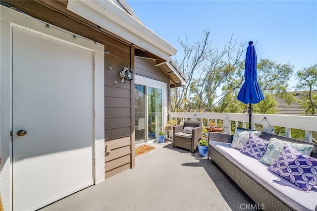 view of patio featuring outdoor lounge area