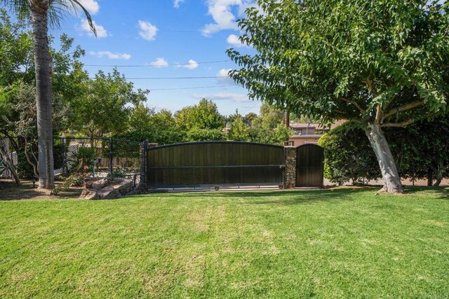 647 Crest Dr, El Cajon, CA 92019 - photo 28