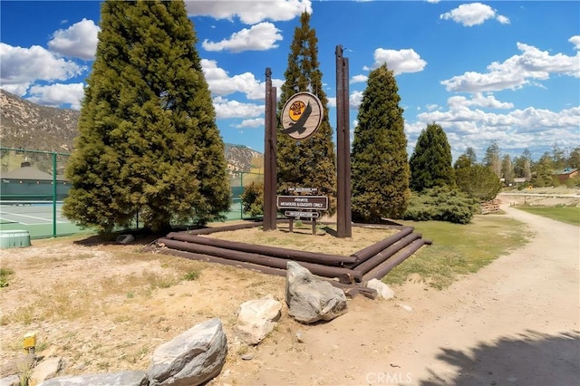 1517 Woodland Dr, Pine Mountain Club, CA 93222 - view of property's community with a mountain view and fence