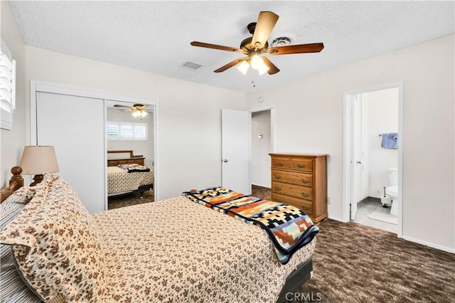 7599 Joshua Ln, Yucca Valley, CA 92284 - bedroom featuring carpet floors, a closet, a ceiling fan, a textured ceiling, and ensuite bathroom