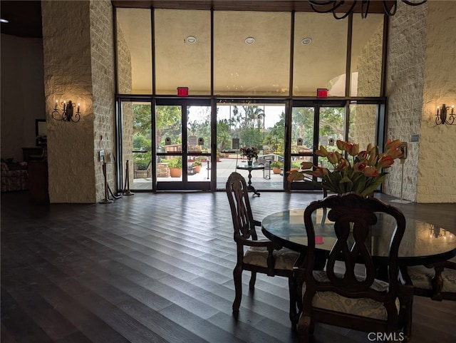 24055 Paseo Del Lago Unit 963, Laguna Woods, CA 92637 - lobby with expansive windows and a high ceiling