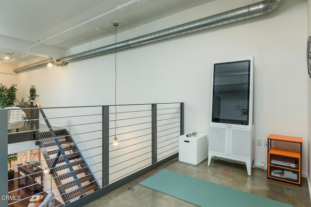 510 S Hewitt St Unit 106, Los Angeles, CA 90013 - entrance to property featuring a balcony