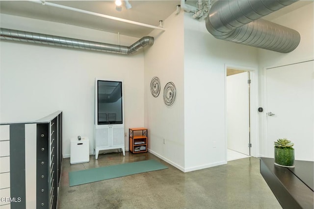 510 S Hewitt St Unit 106, Los Angeles, CA 90013 - garage with baseboards