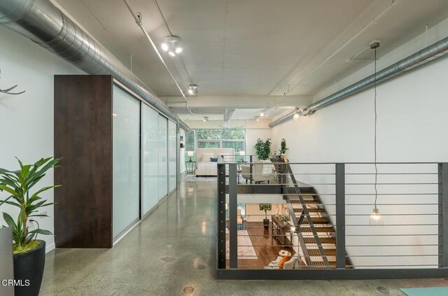 510 S Hewitt St Unit 106, Los Angeles, CA 90013 - corridor with speckle patterned floor