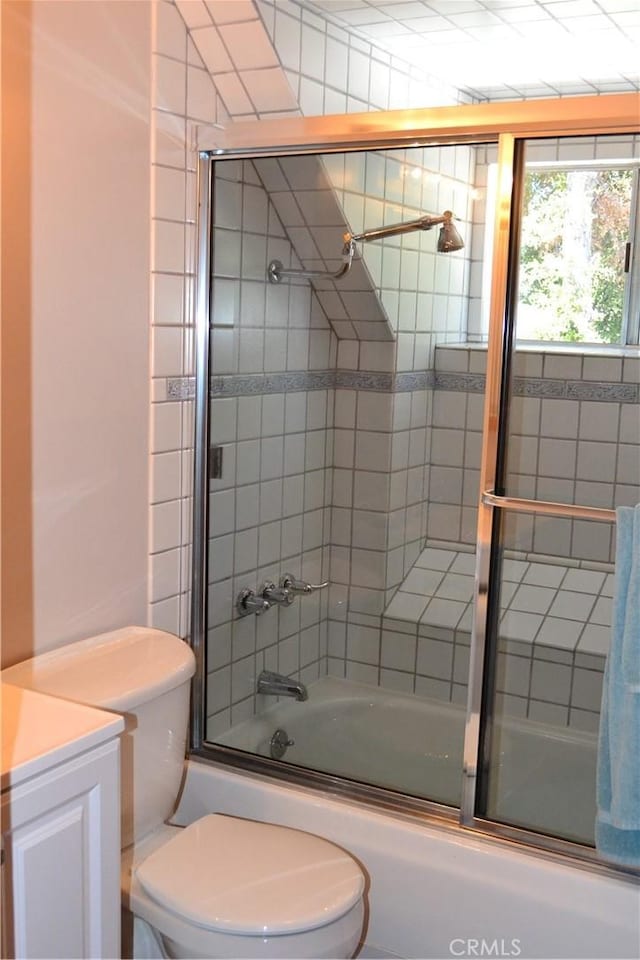 15433 Acacia Way, Pine Mountain Club, CA 93225 - full bath featuring enclosed tub / shower combo, vanity, and toilet